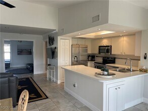 5930 Trailwinds Dr in Ft. Myers, FL - Building Photo - Building Photo