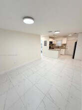 335 NW 32nd St in Oakland Park, FL - Building Photo - Building Photo