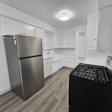 3376 Martin Luther King Jr Blvd in Lynwood, CA - Building Photo - Building Photo