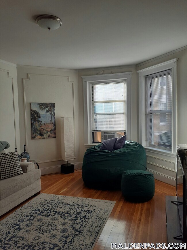 90 Maple St