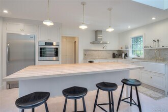 210 Robinson Ln in Peconic, NY - Building Photo - Building Photo