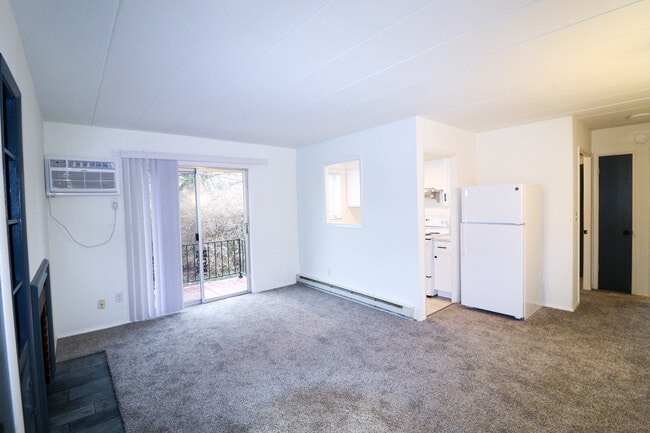 2323 Beechmont Ave in Cincinnati, OH - Building Photo - Building Photo