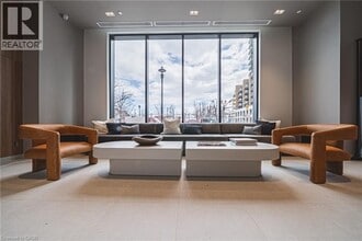 2075 Lakeshore Rd. in Burlington, ON - Building Photo - Building Photo