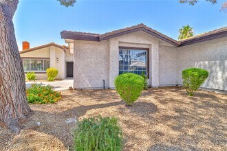4413 Live Oak Dr in Las Vegas, NV - Building Photo - Building Photo