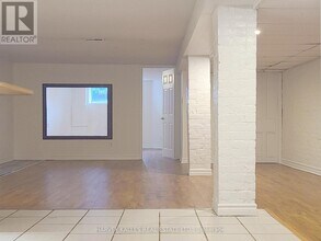 600 Huron St in Toronto, ON - Building Photo - Building Photo