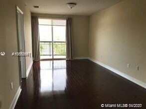 2501 Douglas Rd-Unit -702 in Miami, FL - Building Photo - Building Photo