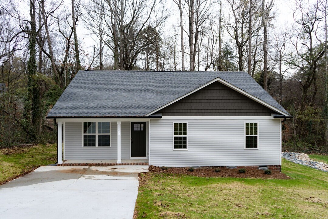 111 Cumberland Ct SW in Concord, NC - Foto de edificio