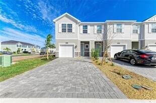 12435 Amber Crk Cir in Lakewood Ranch, FL - Building Photo