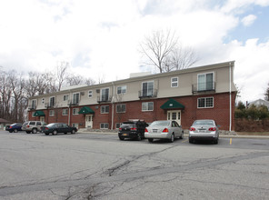 Village Green Apartments in Rhinebeck, NY - Building Photo - Building Photo