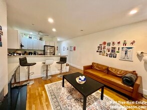 66 Egmont St, Unit 2 in Brookline, MA - Building Photo - Building Photo