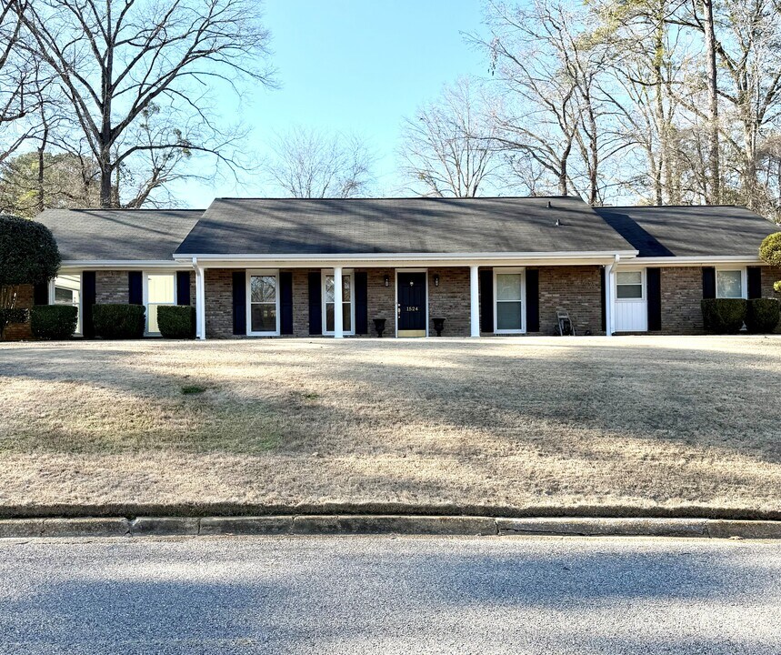 1524 Galway Bay Cir in Northport, AL - Building Photo