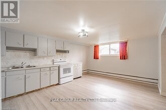 248 Bertie St in Fort Erie, ON - Building Photo - Building Photo
