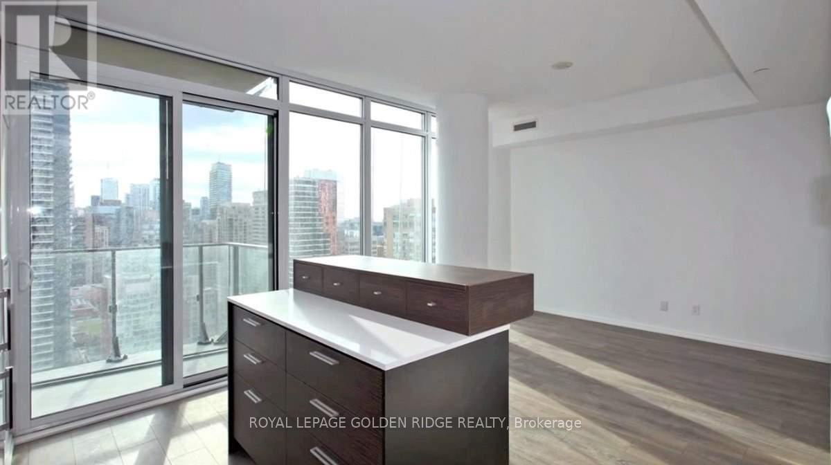 75-3275 St Nicholas St in Toronto, ON - Building Photo
