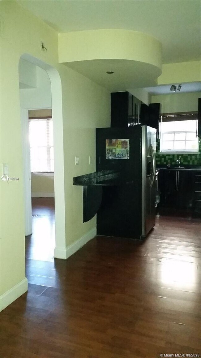 748 Euclid Ave-Unit -1 in Miami Beach, FL - Building Photo - Building Photo