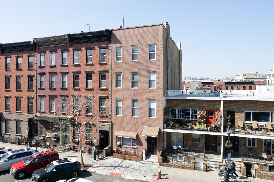 814 Washington St in Hoboken, NJ - Building Photo