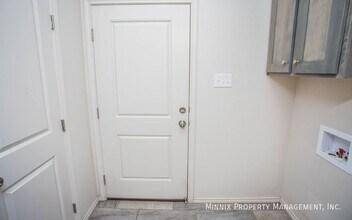 1144 N 7th St in Wolfforth, TX - Foto de edificio - Building Photo