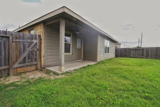 16519 Regal Exeter Dr in Houston, TX - Building Photo - Building Photo