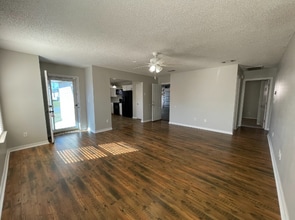 447 Apple Dr in Crestview, FL - Building Photo - Building Photo
