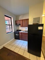 18 Summit St, Unit 108 in East Orange, NJ - Building Photo