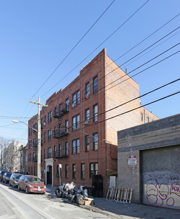 95 Fountain Ave in Brooklyn, NY - Building Photo