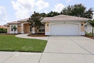 500 Penny Royal Pl in Venice, FL - Building Photo