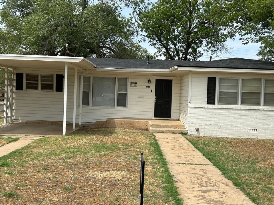 3128 38th St in Lubbock, TX - Building Photo