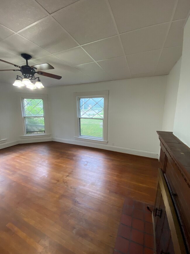 450 Chestnut St, Unit 1, Unit 1