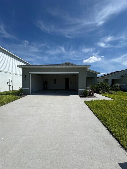 993 Ambleside Dr in Haines City, FL - Building Photo