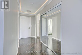 1-1811 Palace Pier Ct in Toronto, ON - Building Photo - Building Photo