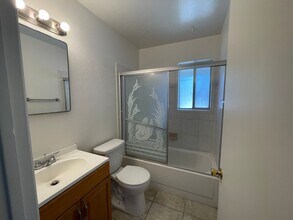 4617 Livingston Way in Sacramento, CA - Building Photo - Building Photo