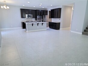 7553 Old Compton St in Las Vegas, NV - Building Photo - Building Photo