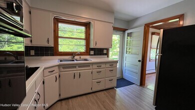 12 Duzine Rd in New Paltz, NY - Building Photo - Building Photo