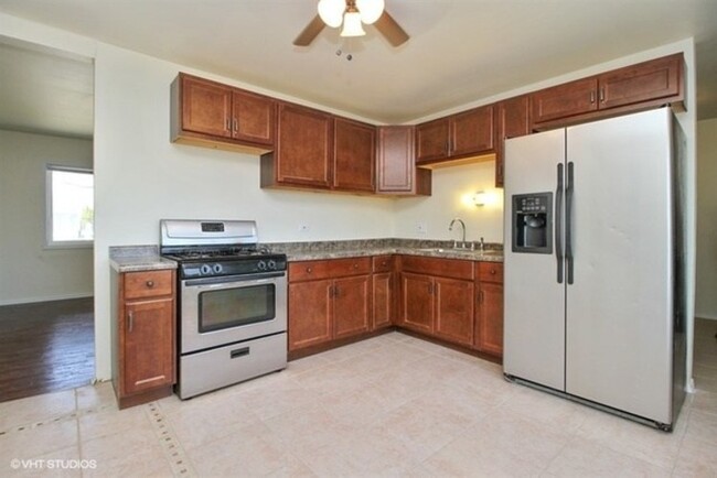 22249 Latonia Ln in Richton Park, IL - Foto de edificio - Building Photo