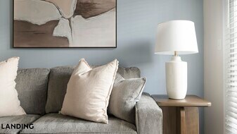 9015 Kings Grant Dr in Charlotte, NC - Building Photo