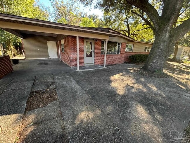 1012 Kearny Dr in Pensacola, FL - Building Photo - Building Photo
