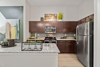 Urban Crest Apartments in San Antonio, TX - Building Photo - Building Photo