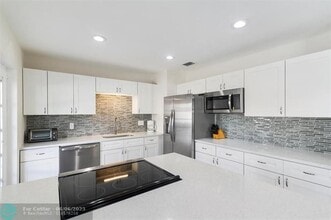 2501 NE 12th St in Pompano Beach, FL - Building Photo - Building Photo