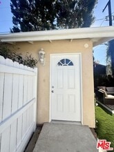 18002 Collins St in Los Angeles, CA - Building Photo - Building Photo