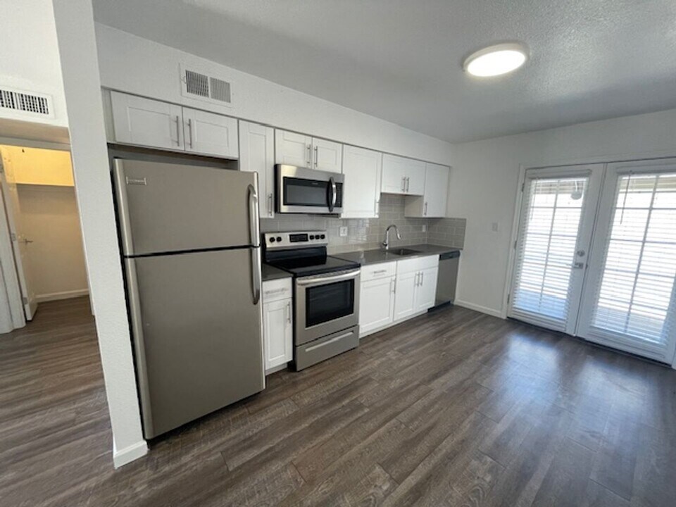 8619 E Coronado Rd in Scottsdale, AZ - Building Photo