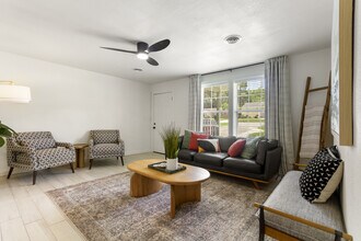 4300 N 9th Ave, Unit A in Pensacola, FL - Building Photo - Building Photo