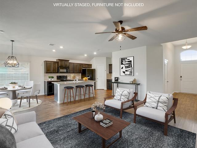 9301 Red Brush Trl in Fort Worth, TX - Building Photo