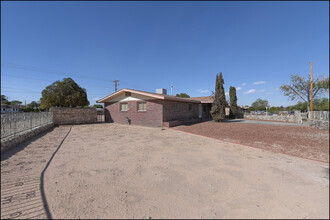 3101 Kirkcaldy St in El Paso, TX - Building Photo - Building Photo