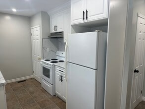 5 Parkway Crescent in Bowmanville, ON - Building Photo - Building Photo