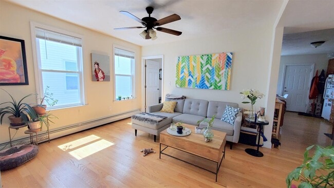 384 Columbia St, Unit #2 in Cambridge, MA - Building Photo - Building Photo