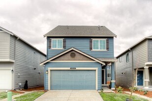 18310 110th Ave E in Puyallup, WA - Building Photo