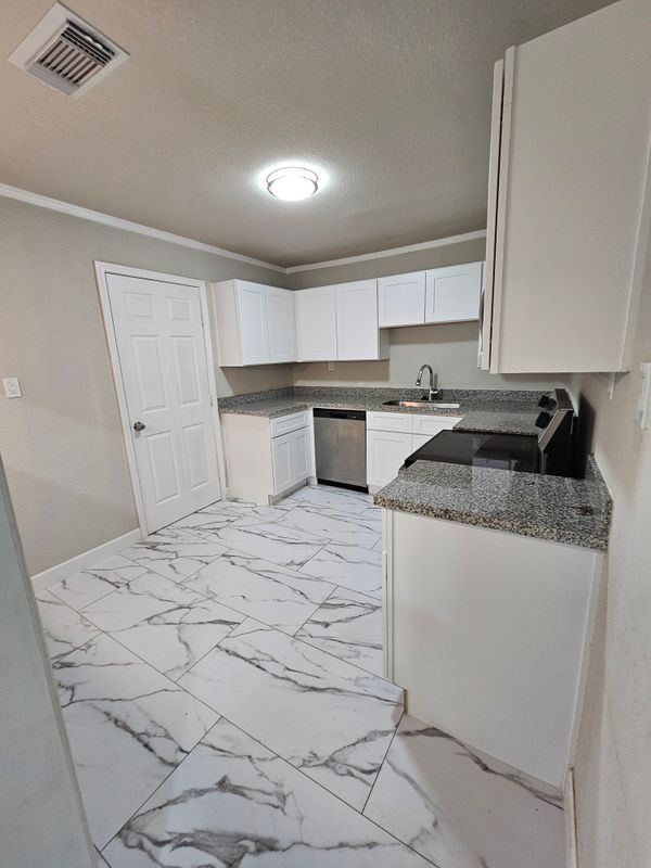 120 Antionette Ln in Crosby, TX - Building Photo - Building Photo