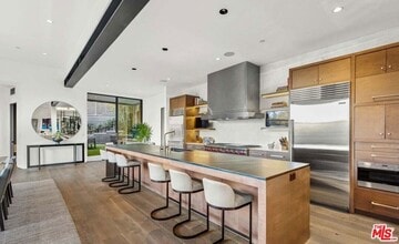 727 N Beverly Glen Blvd, Unit 57-057H in Los Angeles, CA - Building Photo - Building Photo