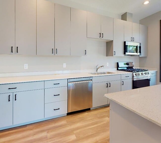 614 11th Ave SE in Minneapolis, MN - Building Photo - Building Photo