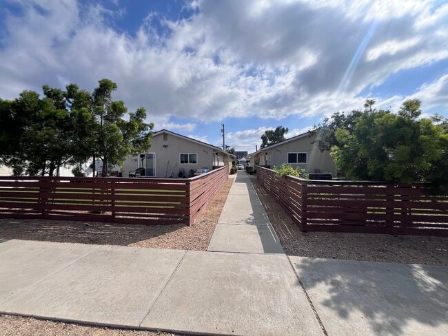3675 Cherokee Ave in San Diego, CA - Building Photo - Building Photo