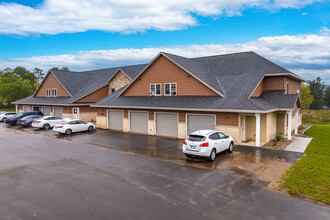 Celestial Hills in New London, WI - Foto de edificio - Building Photo